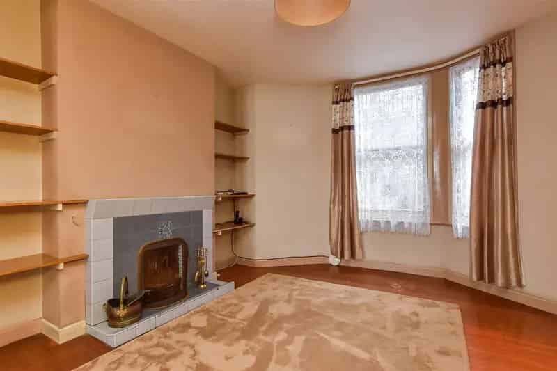 4 Bedroom Semi-Detached House For Sale Brighton