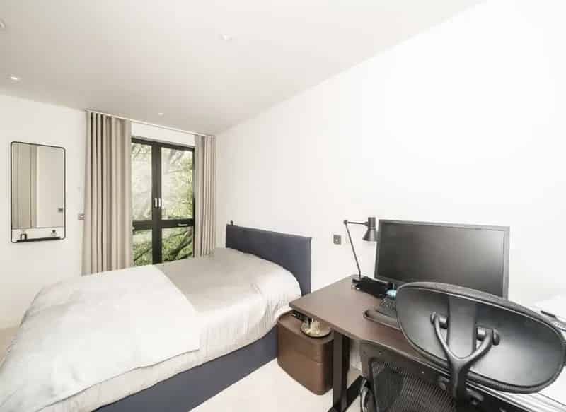 One Bedroom Apartment with Private Terrace and Communal Garden