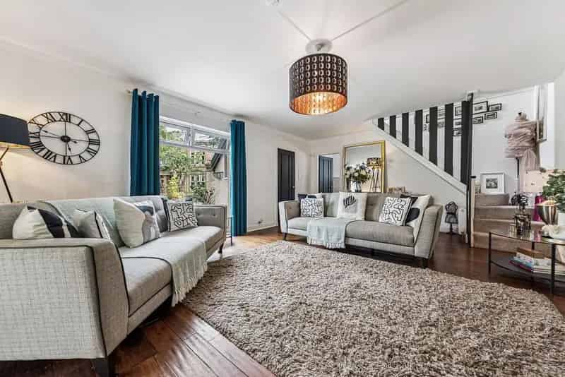 2 Bedroom Detached House For Sale Shawlands