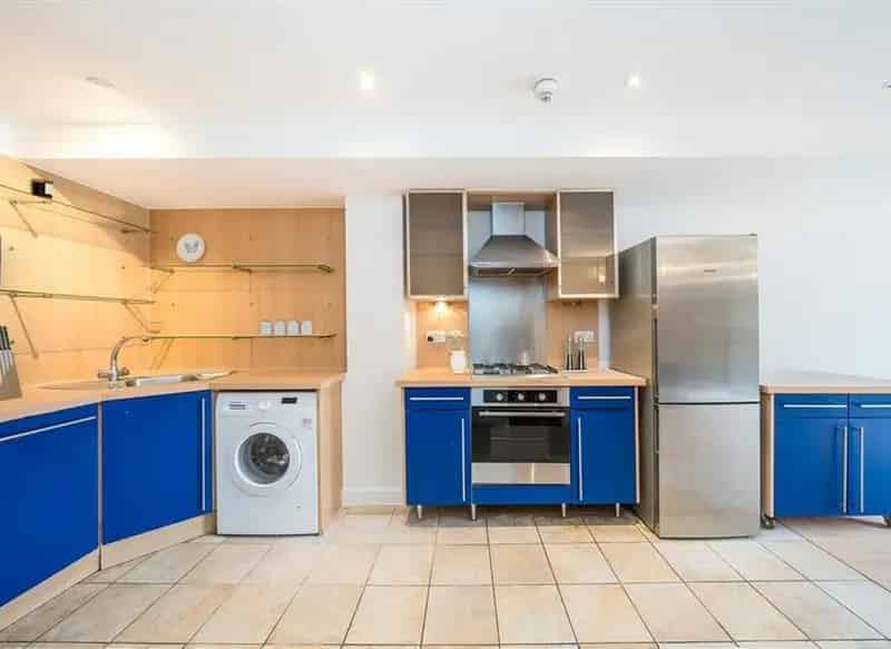 Spacious Duplex Apartment with 2 Double Bedrooms Near Royal Arsenal