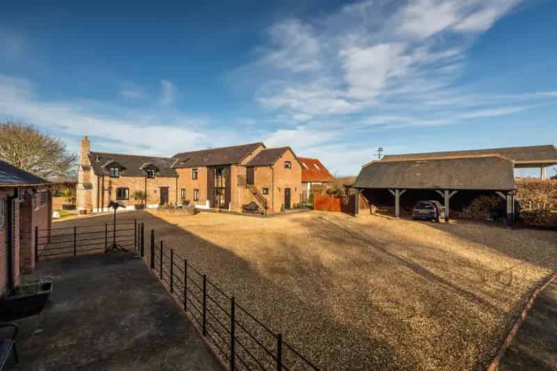 4 Bedroom Victorian House Wimborne South Facing Courtyard Garden Garage