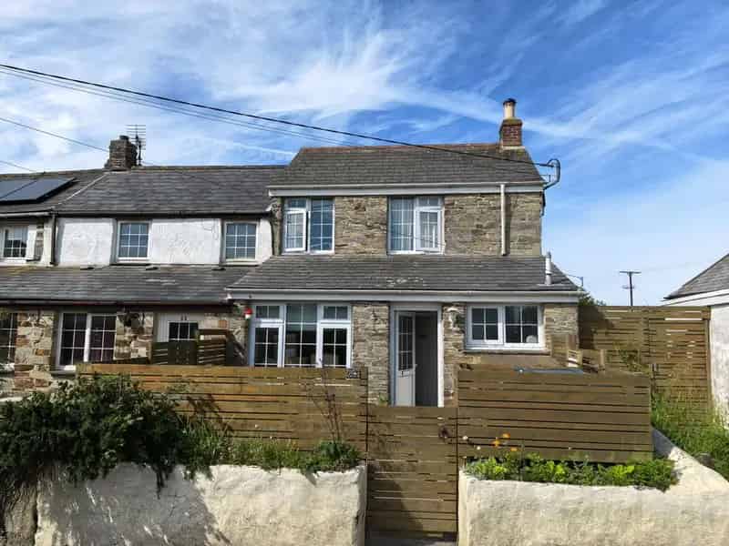 2 Bedroom Terraced House To Rent