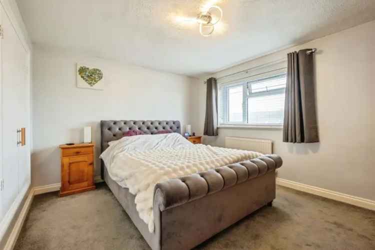 Four Bedroom Semi-Detached House Near Newhaven Town Centre