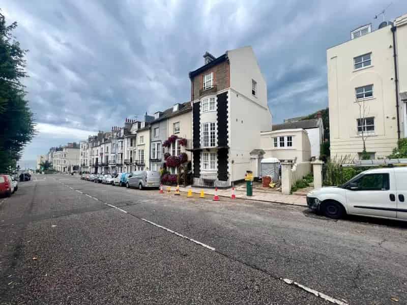 Brighton Kemptown Bedsit - Modern Shared Accommodation