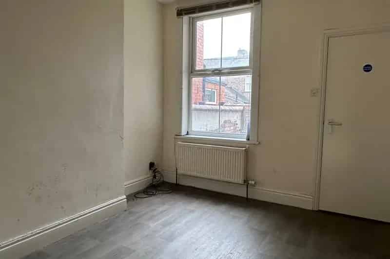2 Bed House in Acomb York Close to Amenities and Schools