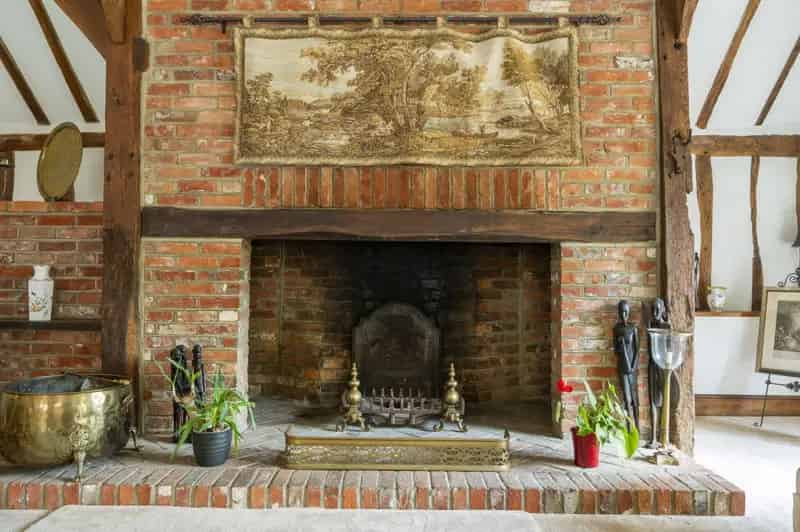 7 Bedroom Barn Conversion with Annexe Near Farnham