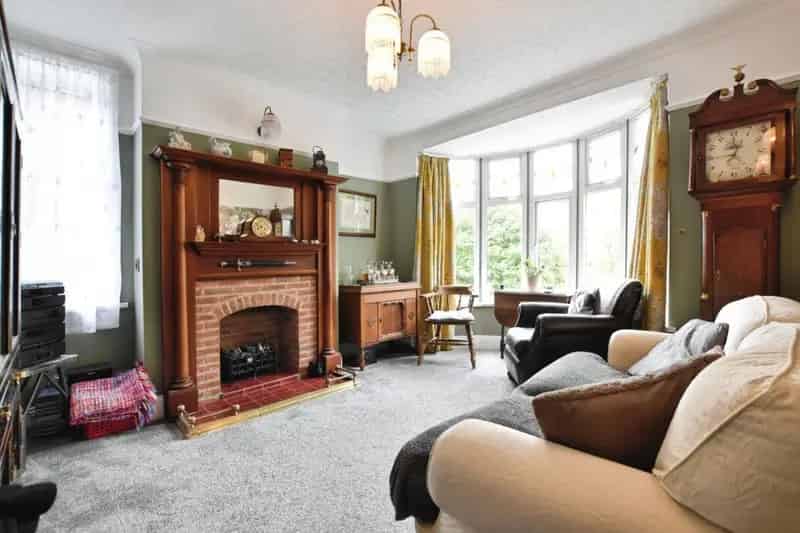 4 bedroom House
 For Sale 
Total Size: 1475 SQ FT