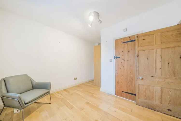 Historic 3-Bedroom House in Brixton