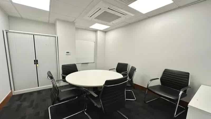 Commercial property For Rent , 34, George Street, Luton, England