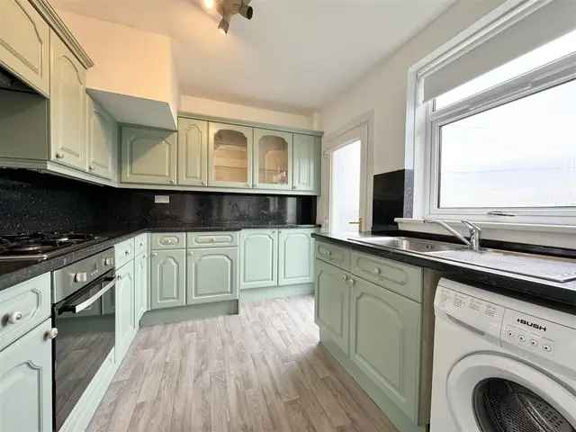 3 Bedroom Semi-Detached House for Sale in Simshill Glasgow