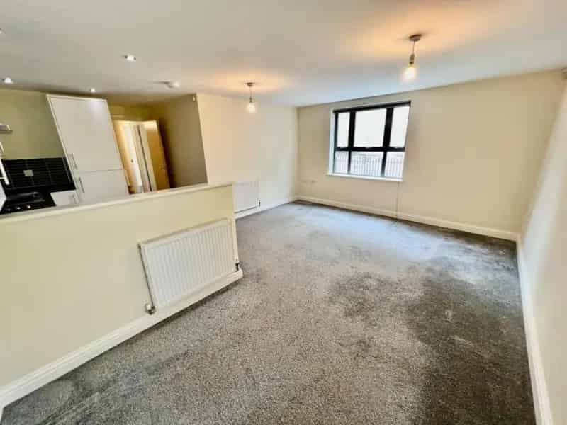 2 Bedroom Ground Floor Flat Castle Court Mews