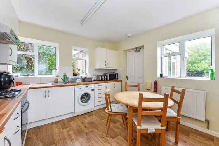 Semi-detached house For Rent in Winchester, England