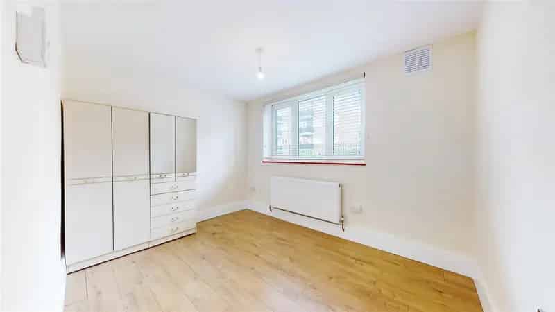 3 Bedroom Apartment near Bethnal Green Station