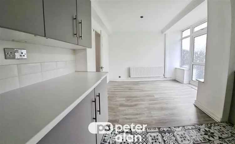 3 Bed Semi-Detached House for Rent - Garage and Garden