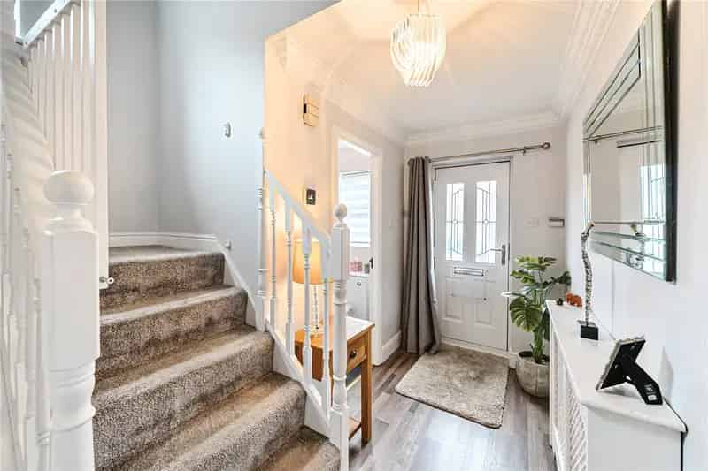 Extended 3 Bed Detached House Robin Hood