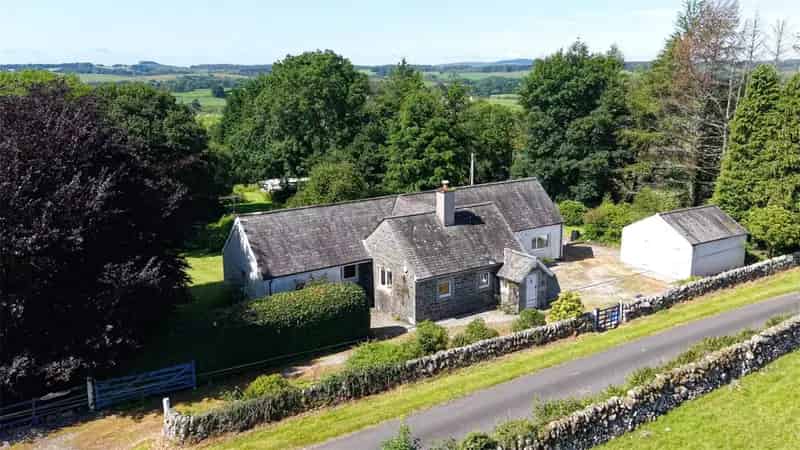 Boreland Farm Cottage: 4-Bedroom Home Near RSPB Reserve