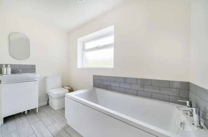 4 Bed House for Sale Spacious Detached Home with Annex