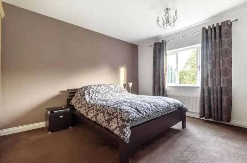 4 bed house for sale