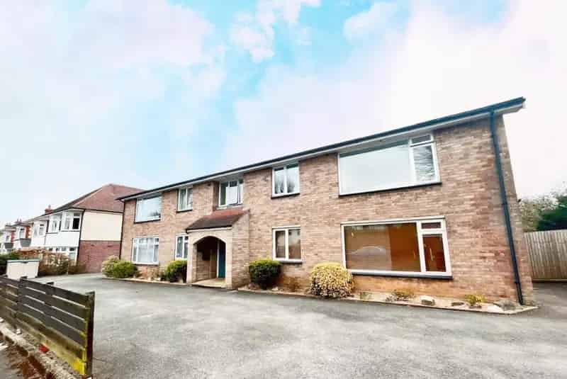 2 Bedroom Apartment Boscombe East Zero Deposit Available