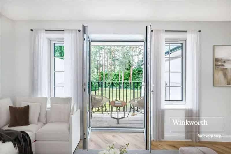 2 bed flat for sale