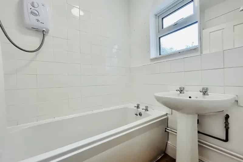 Newly Decorated 3 Bed Semi Detached House Kegworth