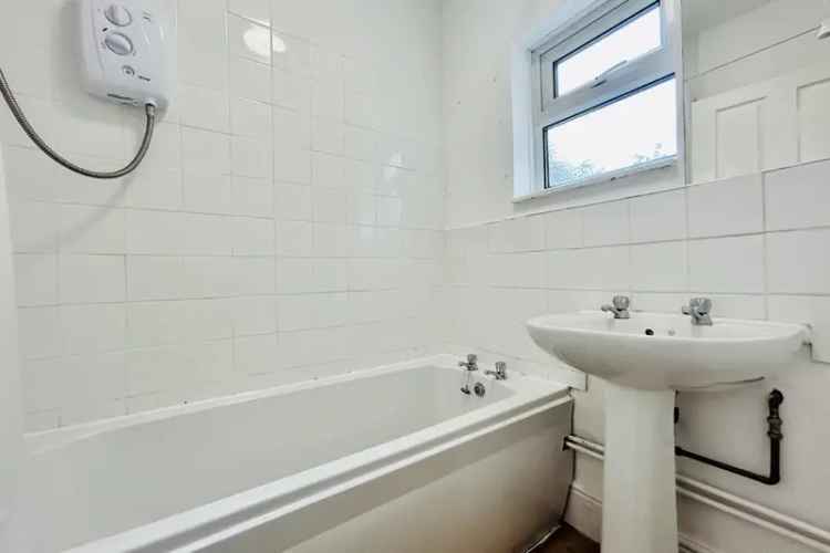 Newly Decorated 3 Bed Semi Detached House Kegworth