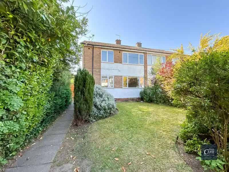 2 Bedroom Maisonette for Sale