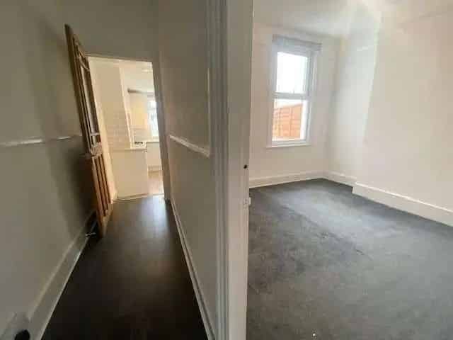 3 Bed House for Sale Near East Croydon Station