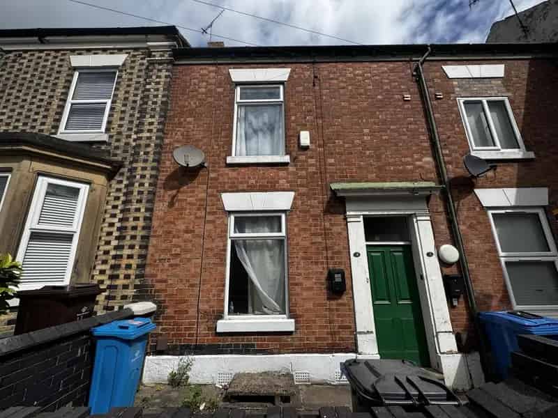 2 Bedroom Terraced House to Rent - Newly Refurbished