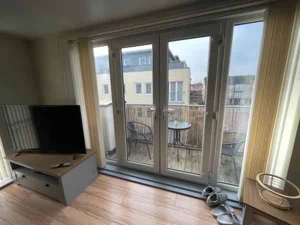 2 Bed Flat near A1 Great Schools and Amenities Private Parking