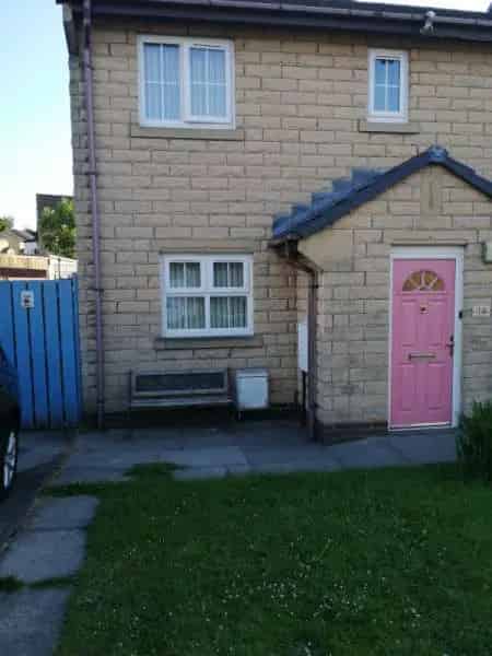 Semi Detached House with Shed and New Bathroom