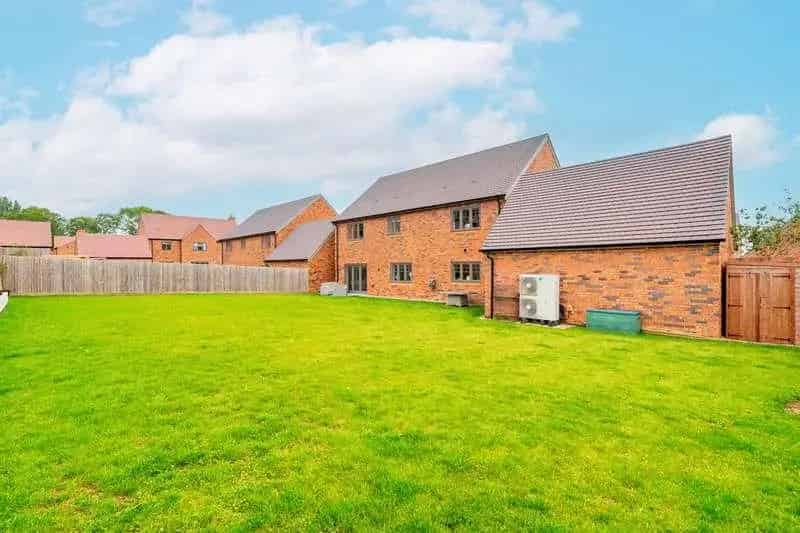 5 Bed Detached House for Sale