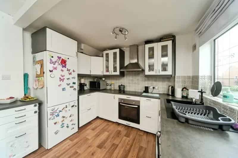 Three Bedroom Semi-Detached House in Eastbourne