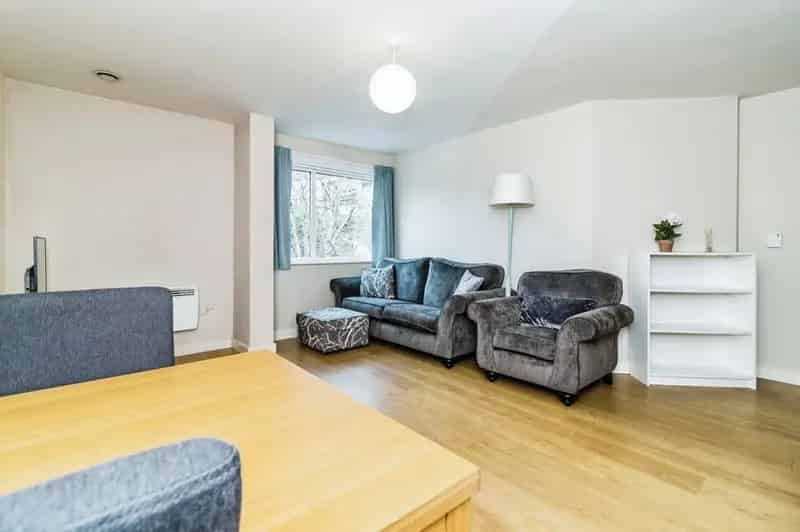 2 Bed Flat to Rent Salford Quays Secure Parking
