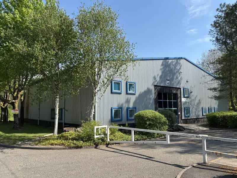 Unit 42: Open-Plan Warehouse Space Near Main Entrance