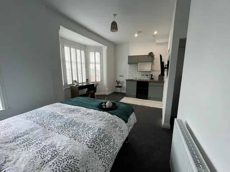 6 Bedroom House to Rent