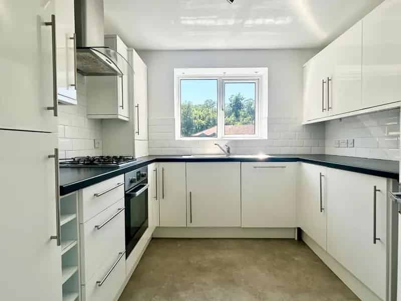 2 Bedroom Apartment House to Rent in Withdean
