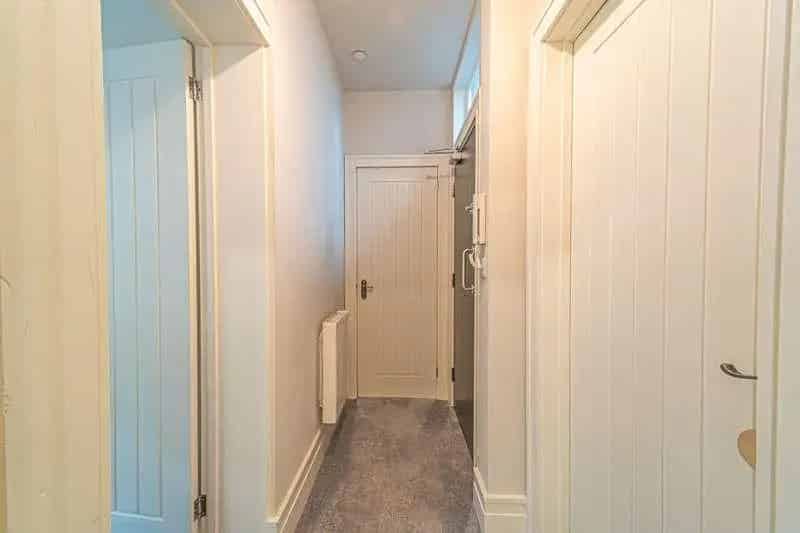1 Bed Flat for Sale - Newly Renovated Apartment