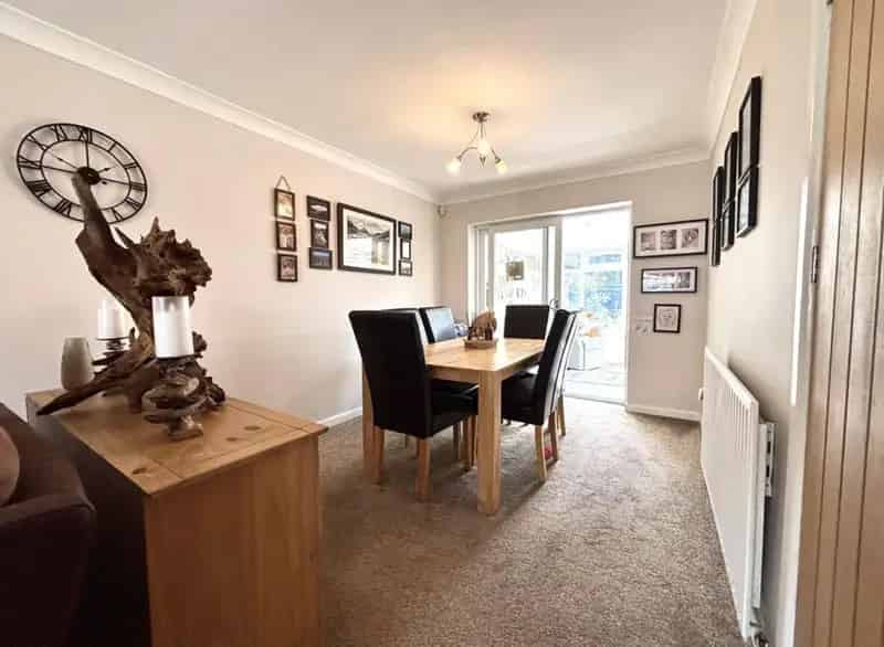 3 Bedroom Detached House For Sale in Darton