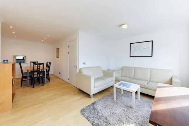 3 Bedroom House for Sale Kenway Village London SW5