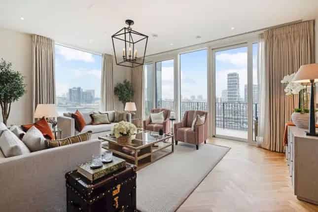 Luxury Riverfront Penthouse Apartment in Fulham SW6