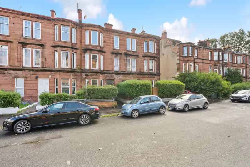 Stunning 1-Bedroom Period Apartment with Modern Upgrades