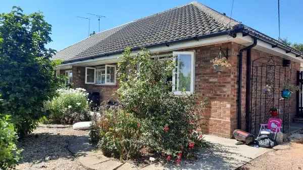 Beautiful Bungalow with Garden and Driveway