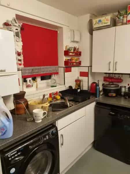 6 Bedroom Family House in Quiet Cul-de-sac