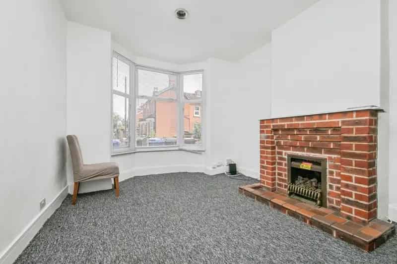 Flying Freehold Apartments 44a 44b