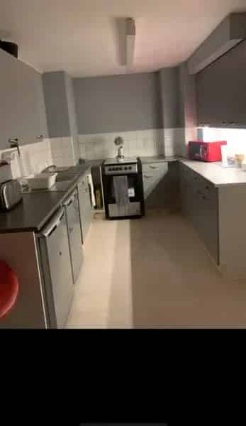 Townhouse near Elizabeth Line M4 M25