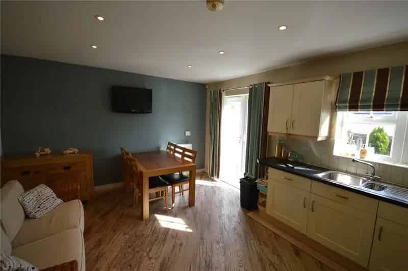 Three Bedroom Townhouse Wakefield - No Onward Chain