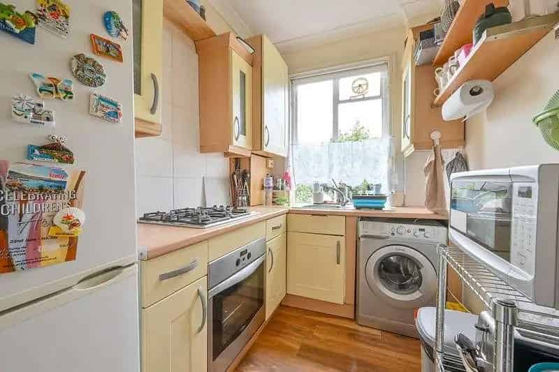 2 Bed Flat for Sale in Ealing Near Montpelier Park