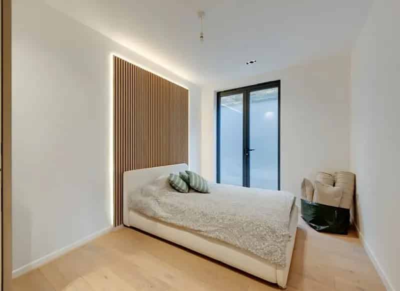 Private Garden Apartment near West Acton Station
