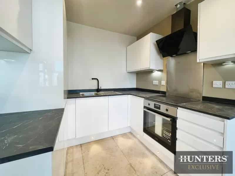 2 Bedroom Flat To Let Sea Views Modern Apartment
